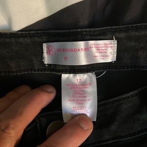 Black stretch jeans slightly worn
